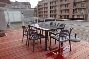Outdoor dining - Apartment in Nieuwpoort near the Beach (Nieuwpoort)