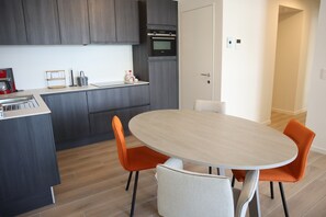 Fridge, microwave, stovetop, dishwasher - Apartment in Nieuwpoort near the Marina (Nieuwpoort)