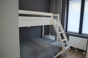 2 habitaciones, tabla de planchar con plancha y wifi gratis 