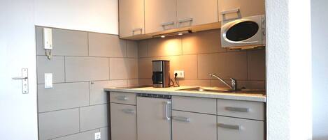 Fridge, microwave