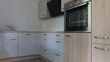 Mikrowelle, Herdplatte, GeschirrspĂŒler