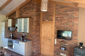 Geladeira, micro-ondas, fogão, cooktop