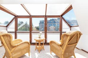 Individually decorated, individually furnished, blackout drapes - Hotel Villa Sonneck - Adults Only (St. Peter-Ording)