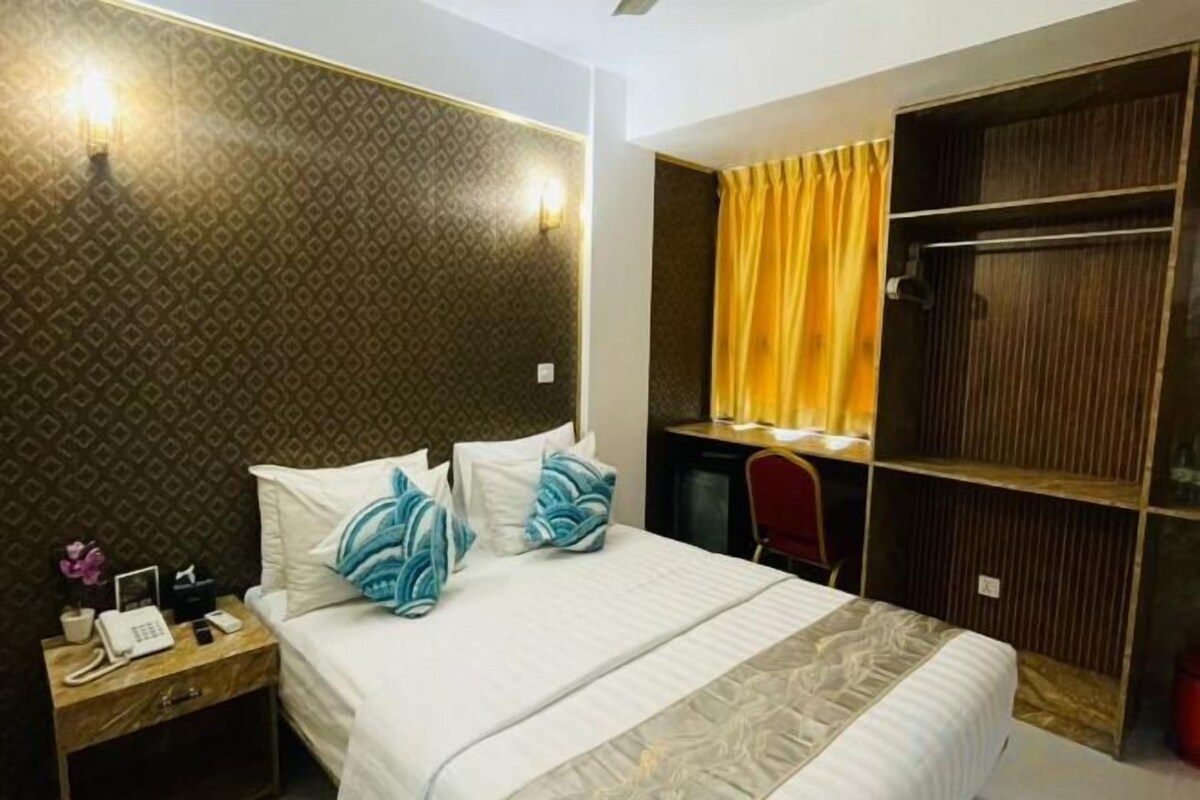 1 bedroom, in-room safe, blackout drapes
