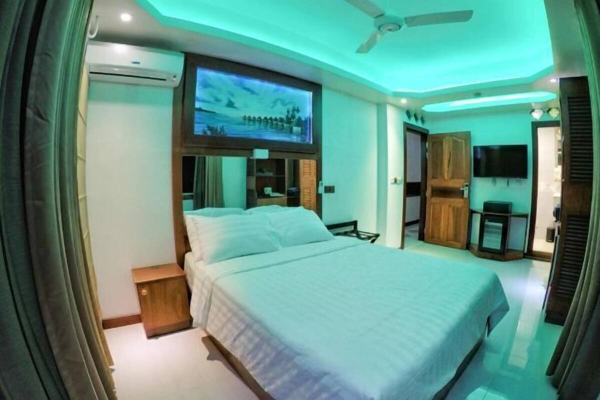 1 bedroom, in-room safe, blackout drapes, iron/ironing board