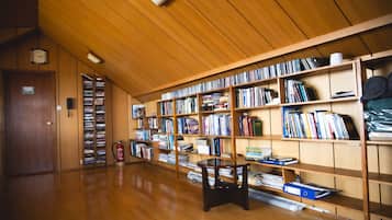 Family Room, Sea View | Iron/ironing board, free WiFi, bed sheets