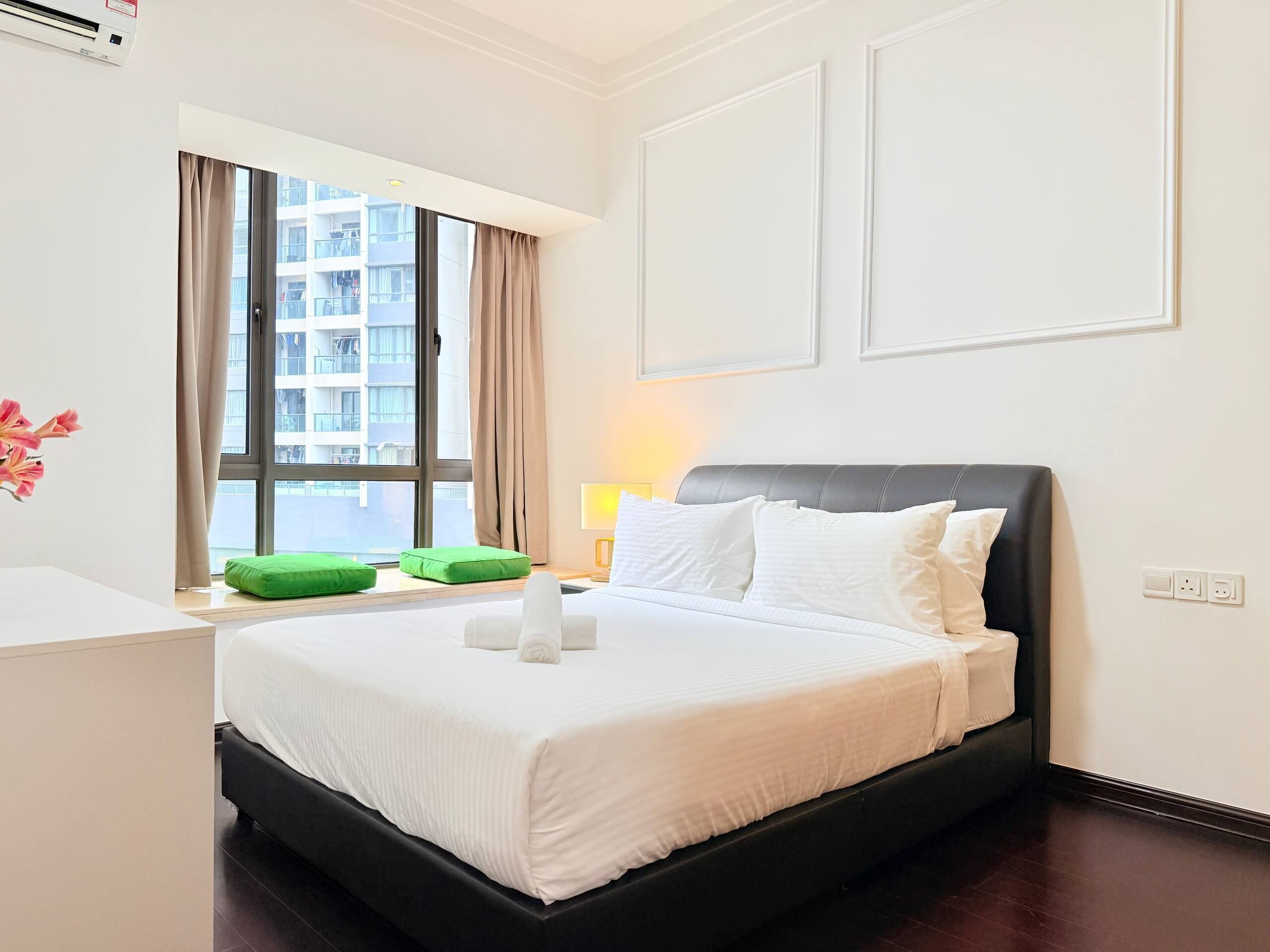 Departamento empresarial | Cortinas blackout, tabla de planchar con plancha y wifi gratis 