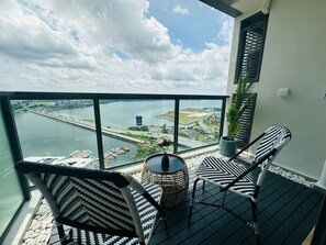 Club Double Room | Balcony - R&F Princess Cove at ANJU (Johor Bahru)