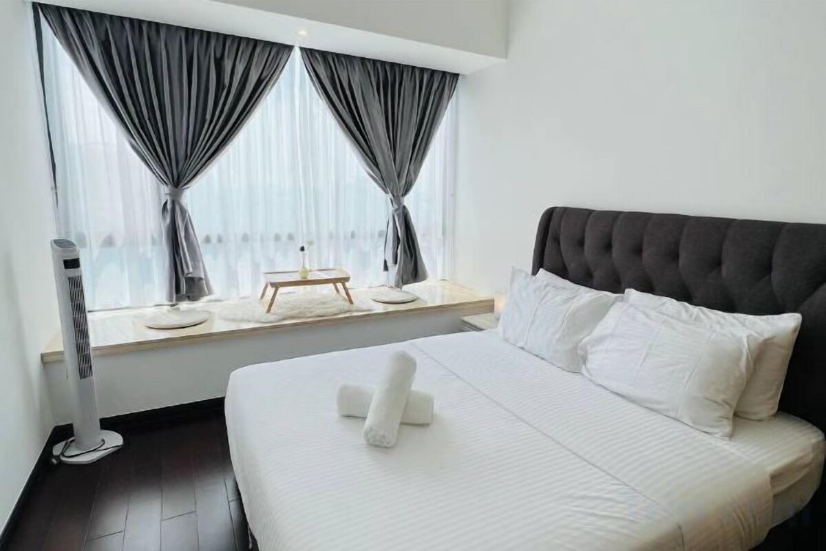 Sea View 2BR of Dual-Key R&F Princess by ANJU