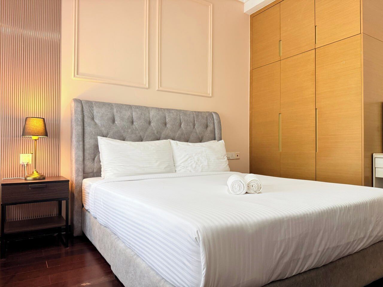 Lägenhet Basic | Mörkläggningsgardiner, strykjärn/strykbräda, gratis wi-fi och sängkläder