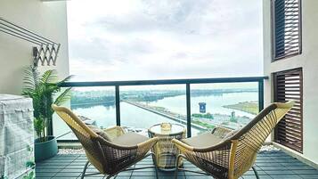 Luxury Quadruple Room | Balcony