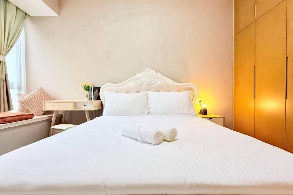 Blackout drapes, iron/ironing board, free WiFi, bed sheets