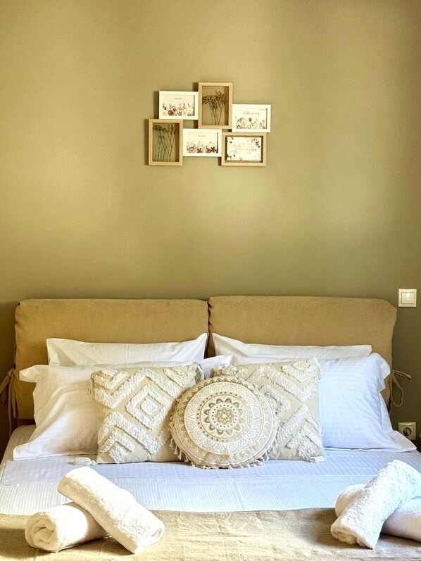 3 slaapkamers, een strijkplank/strijkijzer, wifi, beddengoed