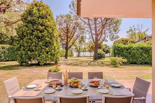 Large lakeside villa