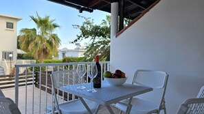 Outdoor dining - STAY Blissful Apartment (Protaras)