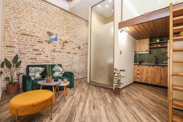 City Apartment | Living area