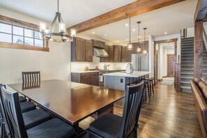 Dining tables, kitchen islands - Family Retreat w/ Suncadia Pool Access (Cle Elum)