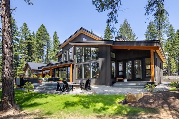 Exterior - Family-Friendly, Hot Tub & Suncadia Pool Access (Cle Elum)