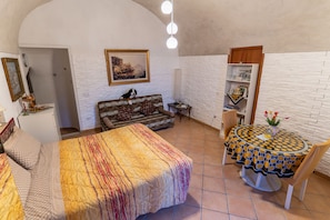 1 camera, ferro/asse da stiro, Wi-Fi, lenzuola