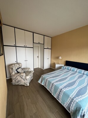 1 chambre, fer et planche Ă repasser, Wi-Fi, draps fournis