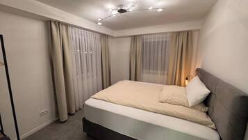 2 Schlafzimmer, BĂŒgeleisen/BĂŒgelbrett, Reisekinderbett, kostenloses WLAN