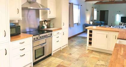 Peaceful and spacious retreat close to Lincolnshires premiere attractions