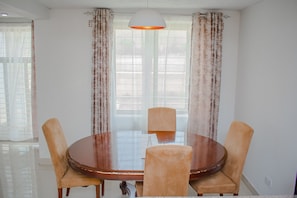 Dining - Luxurious Divine Heights Apartments: Short-Term Rentals in Lilongwe's Area 43 (Lilongwe)