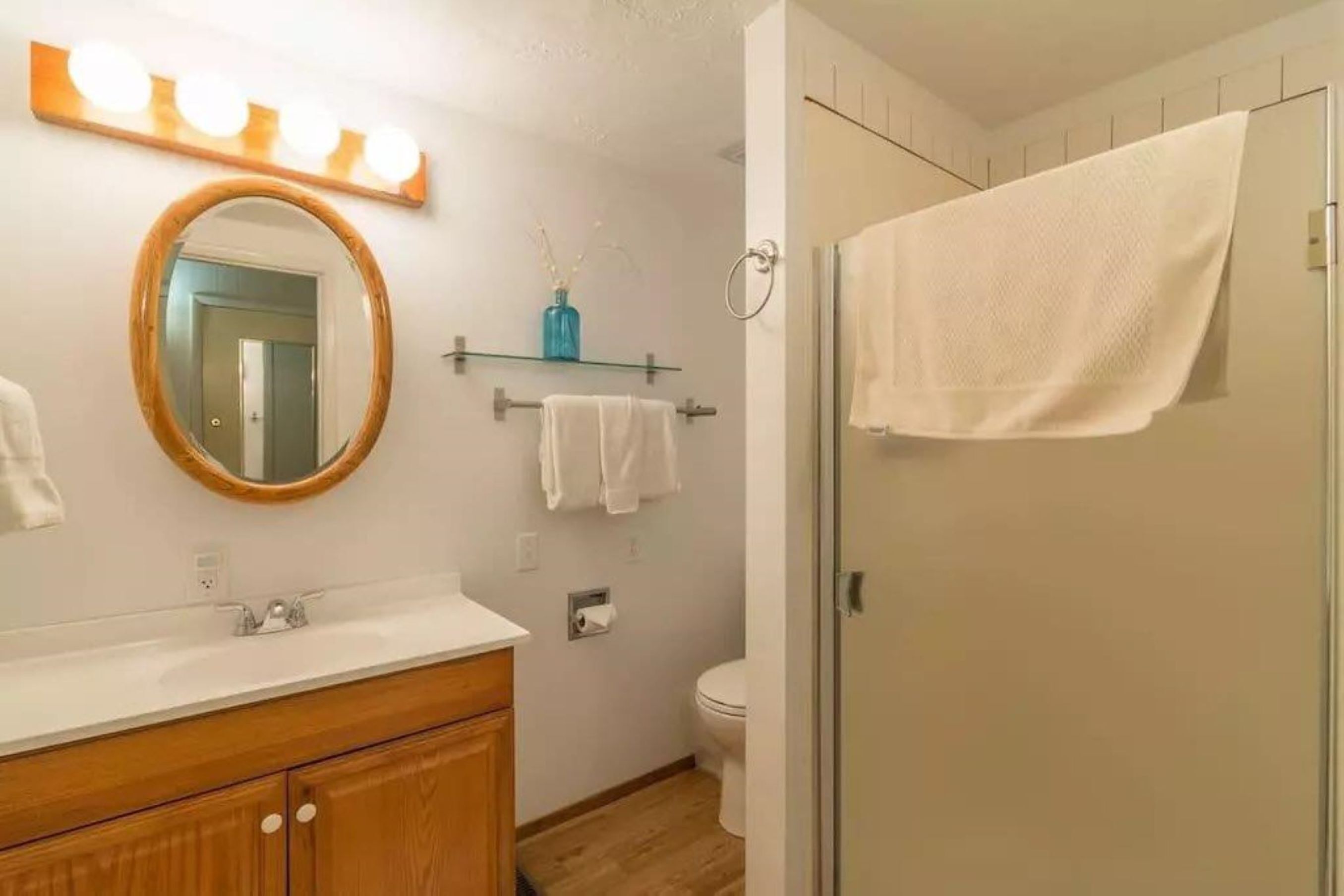 Chalet, Multiple Beds (31 Night Minimum at Ski Bird's Paradi) | Bathroom