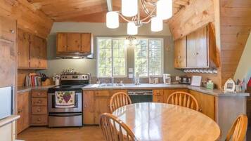 Chalet, Multiple Beds (31 Night Minimum at Ski Bird's Paradi) | Private kitchen