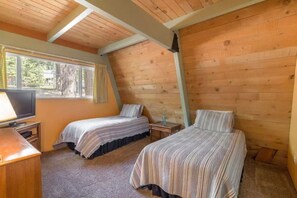 Chalet, Multiple Beds (31 Night Minimum at Ski Bird's Paradi) | 5 bedrooms, WiFi - 31 Night Minimum at Ski Bird's Paradise (Carnelian Bay)