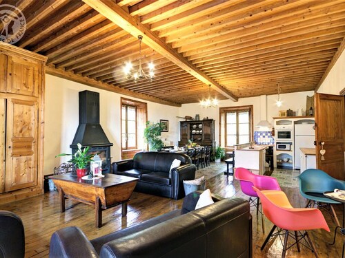 Charming accommodation with fireplace and garden in Sauvain