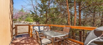 Lakeview! Hot Tub & Fire pit! Game Room!