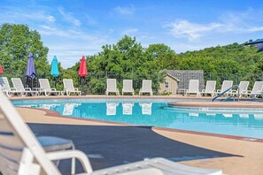 Unclassified image, 4 of 84, button