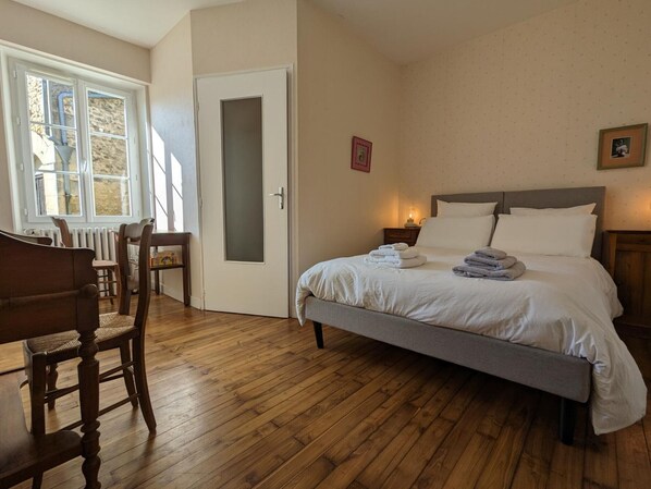 1 chambre, accès au Wi-Fi (inclus), literie fournie