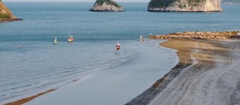 Lovely 3 bed, 2 bath, private swimming pool, fully equipped kitchen, AC, garage