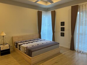 3 bedrooms, iron/ironing board, WiFi, bed sheets