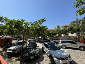 Property grounds - Happy Oasis Second Floor Condo with Terrace (Playas Del Coco)