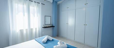 1 bedroom, iron/ironing board, free WiFi, bed sheets