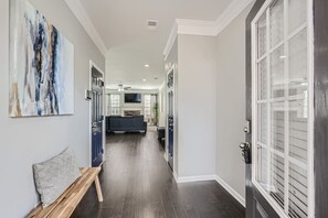 Fernseher, Kamin, Arbeitsbereiche