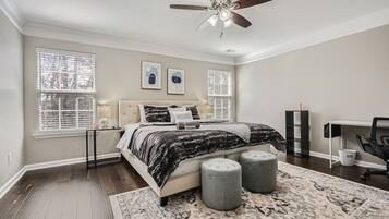 3 bedrooms, desk, iron/ironing board, WiFi