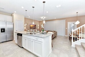 Interior - 4174Windsor island luxury townhouse (Davenport)