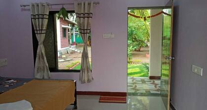 10minites from Alibag Beach.
5Min from Akshi Beach