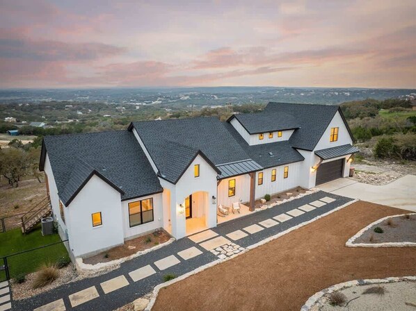 Exterior - Pet-Friendly | Outdoor Grill | Games | Sleeps 12! (Canyon Lake)