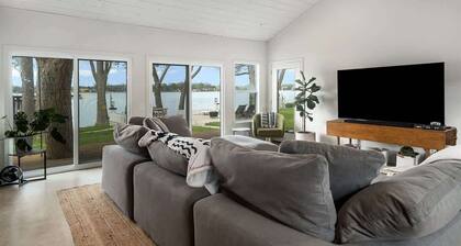 Lakefront|Pickleball | Yard Games | Fire Pit | BBQ