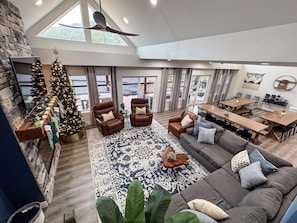 Smart TV, fireplace, foosball - Mini Skye | Twisty slide, Lake view, Hot tub, Indoor pool, Fire pit (Branson)