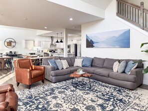 Smart TV, fireplace, foosball - Mini Skye | Twisty slide, Lake view, Hot tub, Indoor pool, Fire pit (Branson)