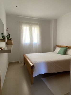 3 bedrooms, WiFi, bed sheets