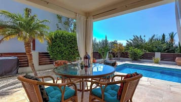Villa | Speisen im Freien