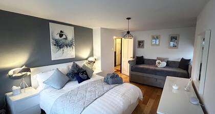 Virginia House a Contemporary Cosy Period Cottage