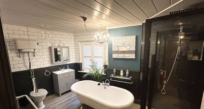 Virginia House a Contemporary Cosy Period Cottage